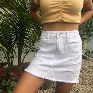 SOLD ON DEPOP American Eagle white denim skirt